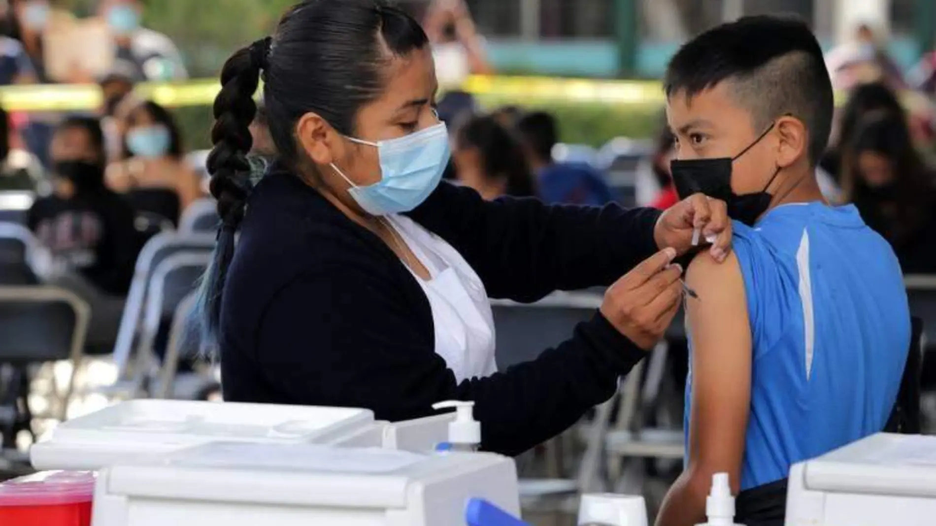 Menores de Puebla se vacunan contra Covid-19